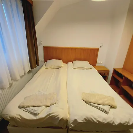 4-bedrooms Luxury Very Close To Lift 아파트 반스코