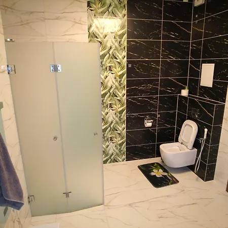 4-bedrooms Luxury Very Close To Lift Daire *