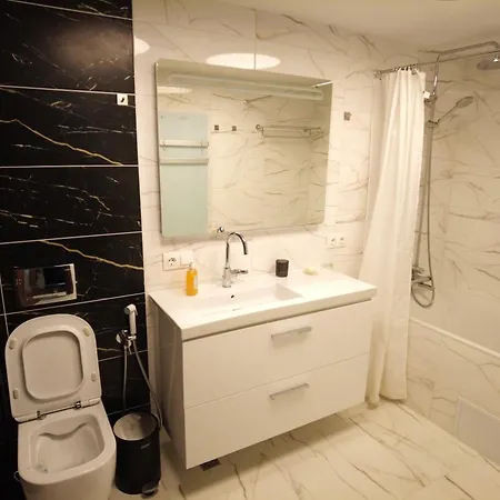 4-bedrooms Luxury Very Close To Lift Daire