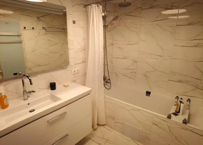 4-bedrooms Luxury Very Close To Lift Апартамент Банско