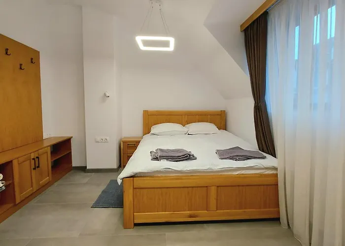 4-bedrooms Luxury Very Close To Lift Апартамент Банско